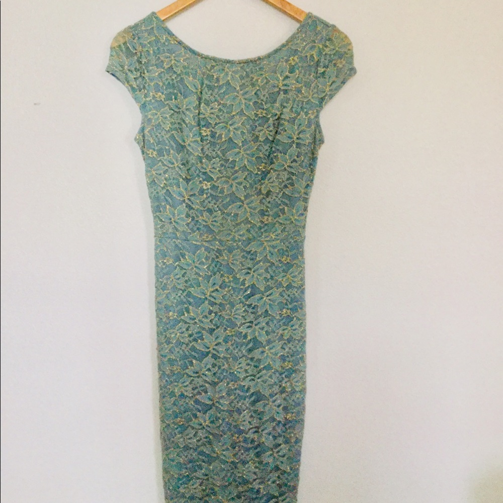 Dress - Picture 5 of 8